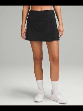 Lululemon Wrap-Front Mid-Rise Golf Skirt
Black Size 4